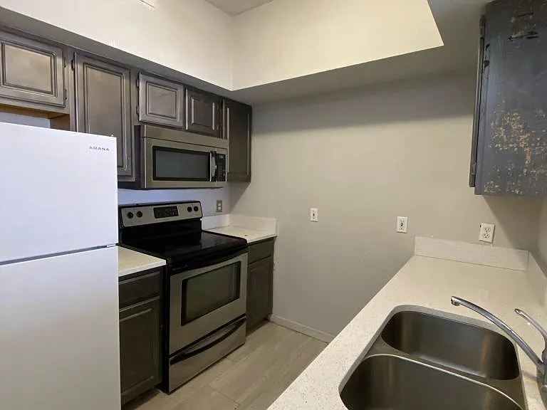 8301 Elm Park Dr #625 — Photo 7