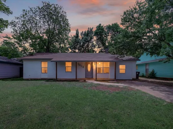 1004 Woodbrook St, Arlington, TX 76011