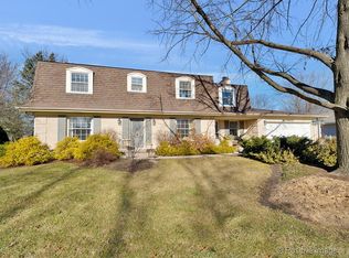 25W738 Chieftain Ln, Wheaton, IL 60189