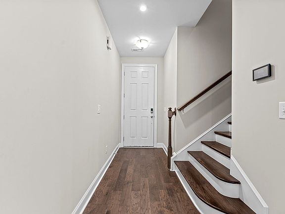 3rd image of 814 Rymark Ct