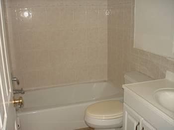 4th image of 170 Larchwood Dr APT 206