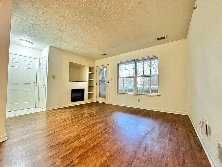 Forest Creek Apartments — Photo 45