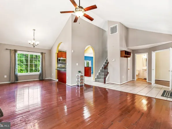 425 Rosier Rd, Fort Washington, MD 20744