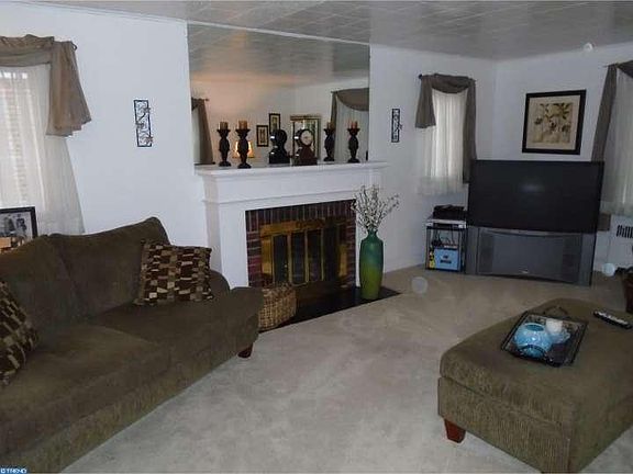 3rd image of 1103 Yeadon Ave