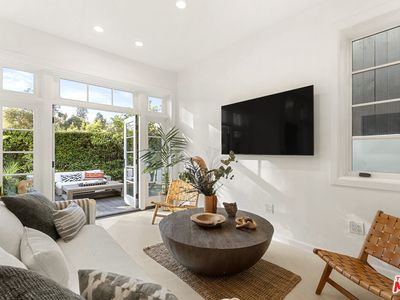 410 Entrada Dr, Santa Monica, CA, 90402