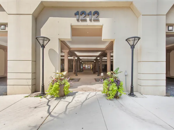 1212 N Lasalle St #2009, Chicago, IL 60610