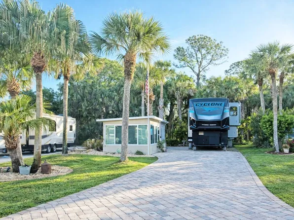 498 Oak Cove Rd, Titusville, FL 32780