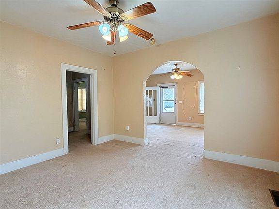 4th image of 118 Hill Ave