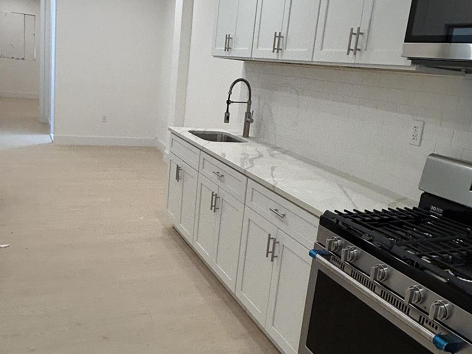 1st image of 1191 Summit Ave #1193