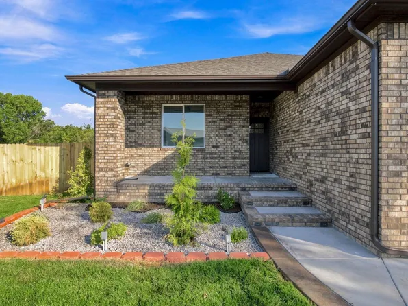 5021 S Osage Cir, Wichita, KS 67217