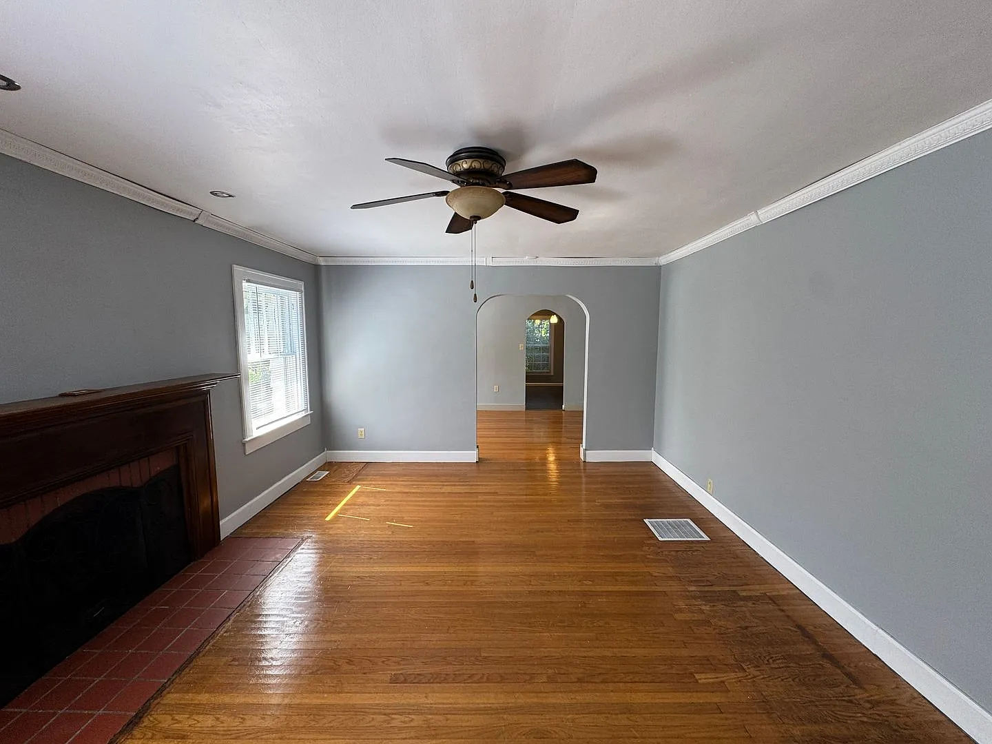 Tuxedo Park 2 Bed and 1 Bath — Photo 3