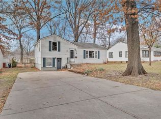 6026 Hemlock St, Overland Park, KS 66202