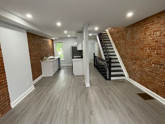 2nd image of 490 Gladstone Ave