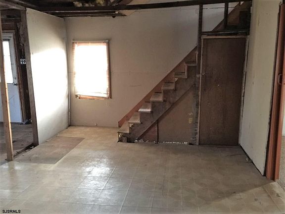 3rd image of 517 Jackson Ave