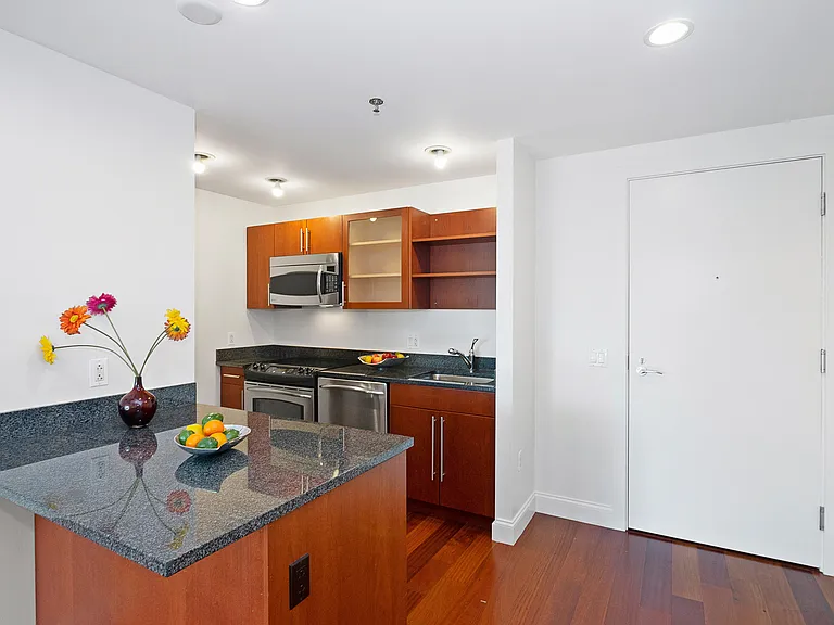 20 2nd St #522 — Photo 5