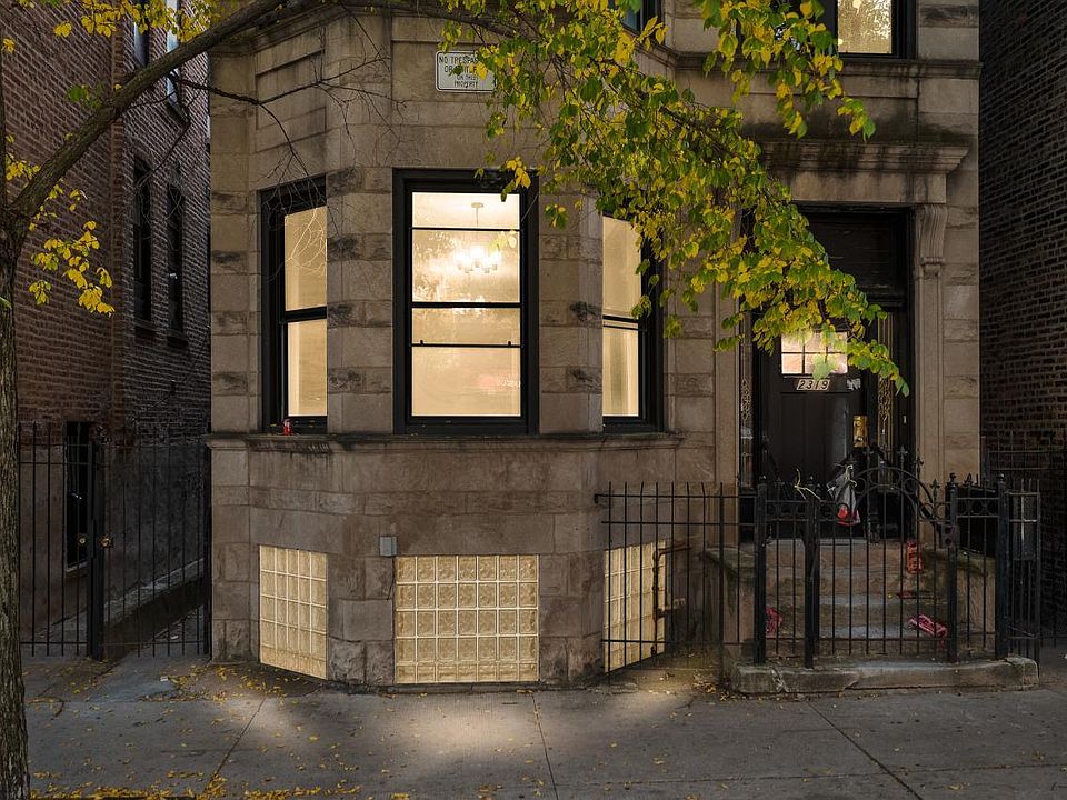 2nd image of 2319 W Taylor St #3F