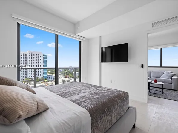 239 SW 9th St #1502, Miami, FL 33130