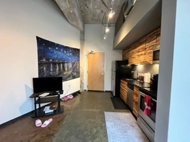 415 Oliver Hill Way — Photo 13