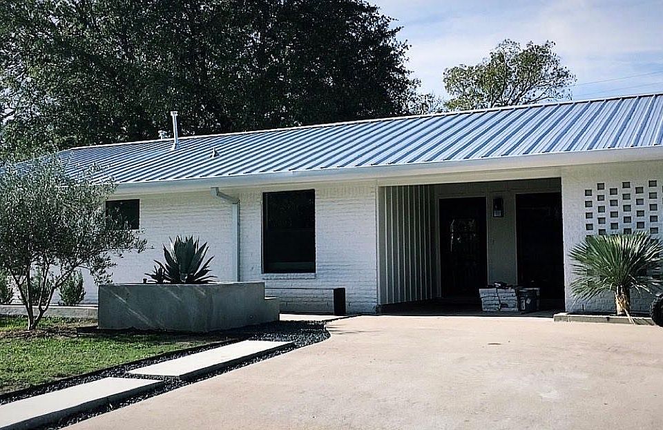 1st image of 1205 Village Dr