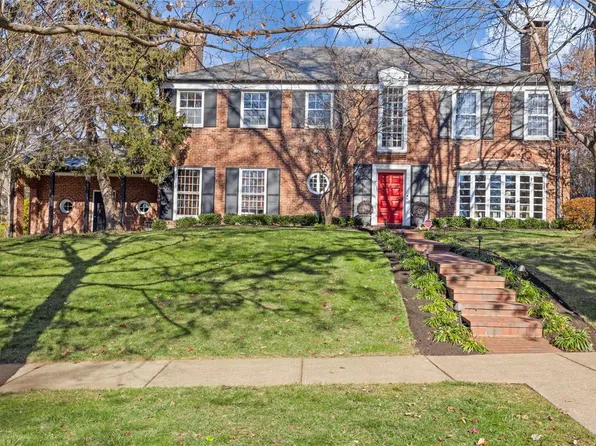 3 Harcourt Dr, Saint Louis, MO 63105