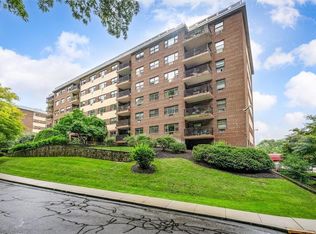 100 Diplomat Dr APT 3P, Mount Kisco, NY 10549