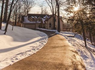 49 Thomas Rd, Granville, OH 43023