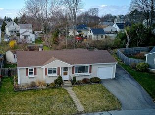 19 Sherwood Rd, Middletown, RI 02842