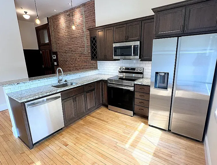 21 Williams St #2C — Photo 3