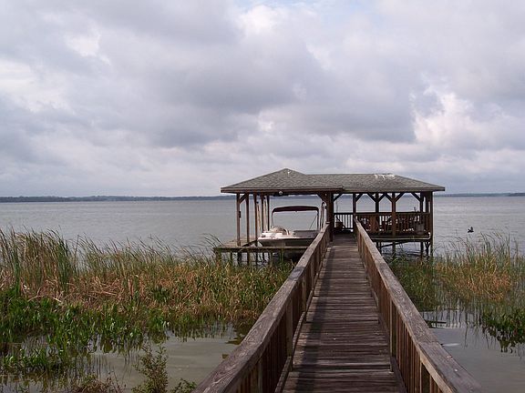 Boat dock on Lake Griffin