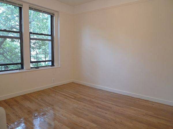 2nd image of 3123 32nd St APT 9