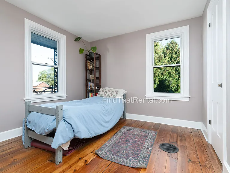 423 N Bedford St — Photo 17