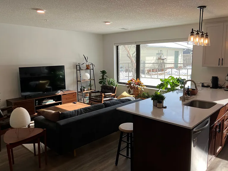 Solstice Apartments — Photo 37