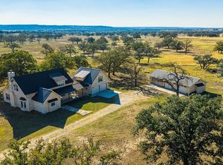 250 Morris Tivydale Rd, Fredericksburg, TX 78624