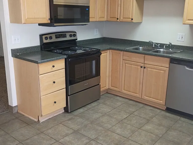 3225 Lucerne Way — Photo 14