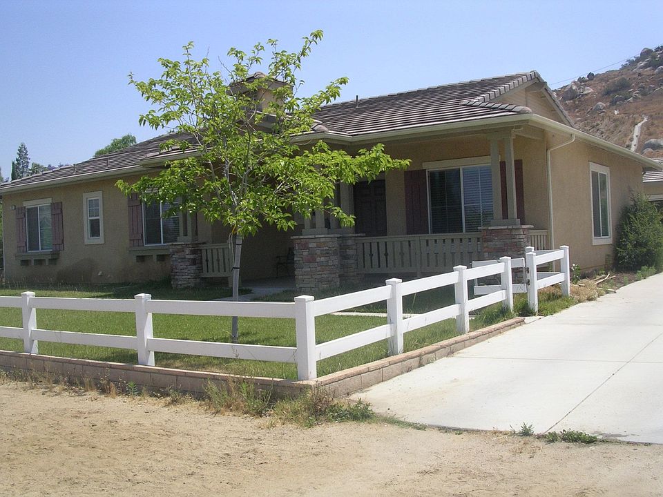 outside side view of home