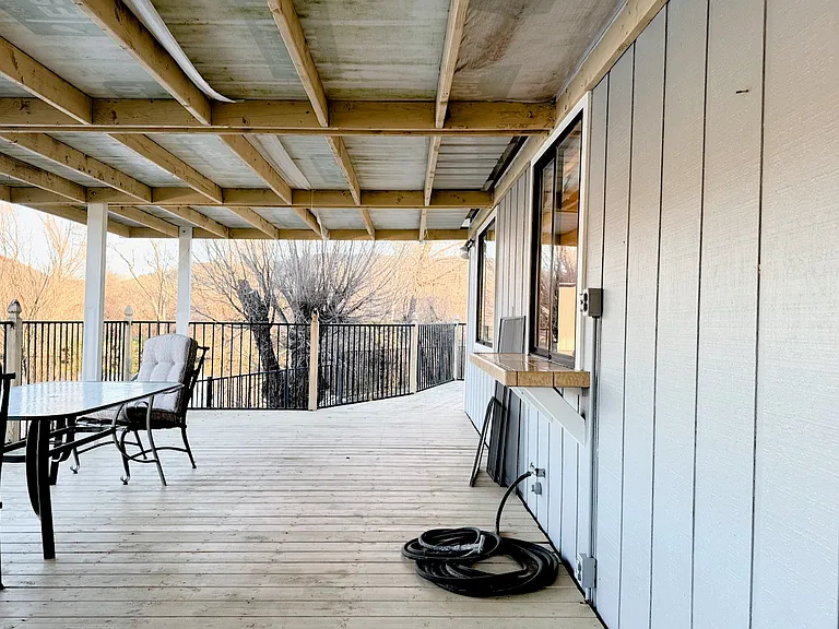 695 Ketch Ct — Photo 20