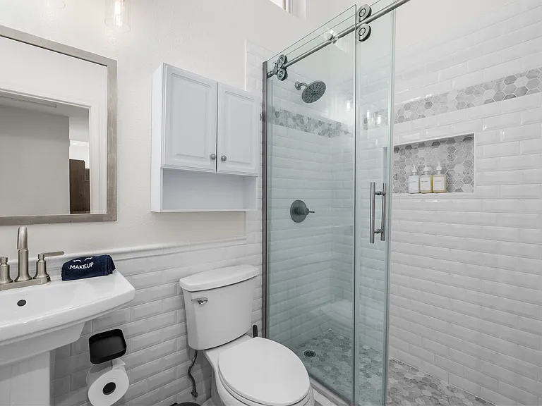 Robinwood Dr — Photo 27