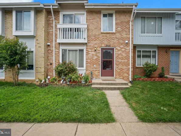2102 Berger Pl, Herndon, VA 20170