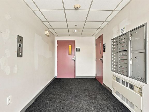 4th image of 275 W Main St APT 14