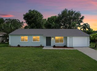 674 SW Old Briar Ave, Port Saint Lucie, FL 34953