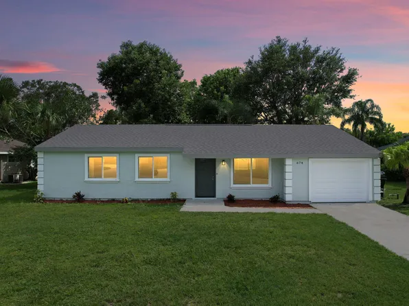 674 SW Old Briar Avenue, Port St Lucie, FL 34953