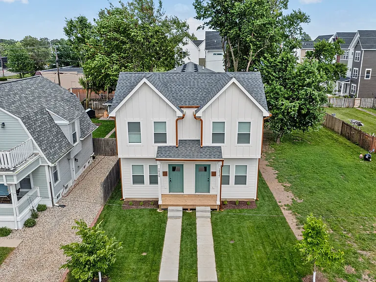 2439 Guilford Ave — Photo 32