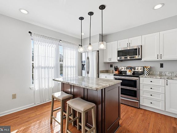 4th image of 5206 Leeward Ln