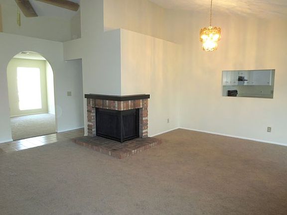 4th image of 8621 W Columbine Dr