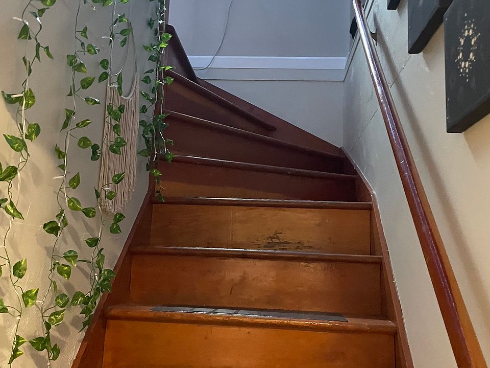 1st image of 810 Giles Rd