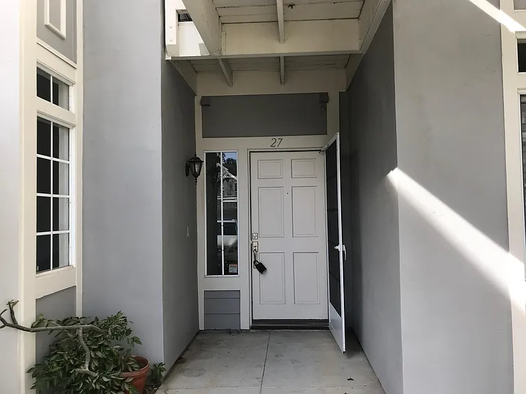 27 Campton Pl — Photo 4