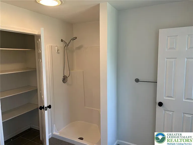 2593 Halleck Dr — Photo 30