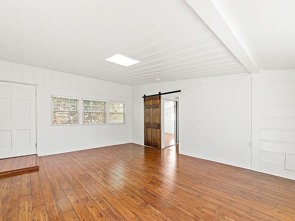 3rd image of 2123 Crescent Ave #1/2