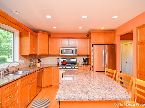 4th image of 2929 Meadow Bluff Dr NW