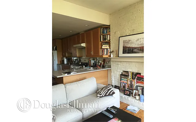 Rented by Douglas Elliman | media 37